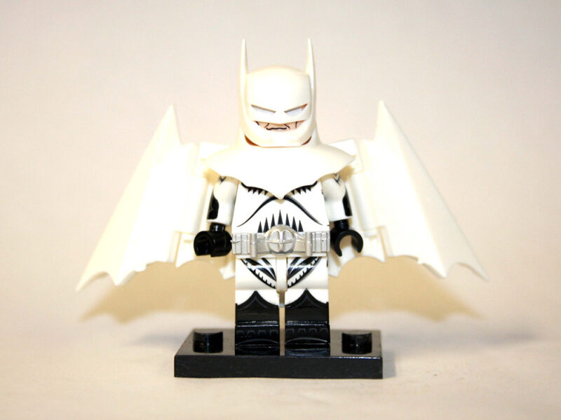 Batman Kingdom Come White Comic Minifigures - Image 2