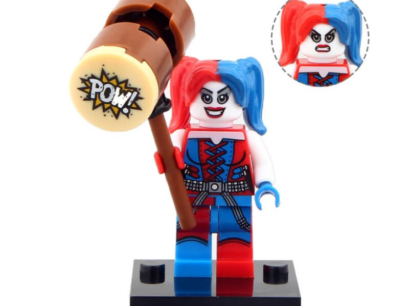 Harley Quinn: Red & Blue Outfit with Hammer Minifigure for Collector