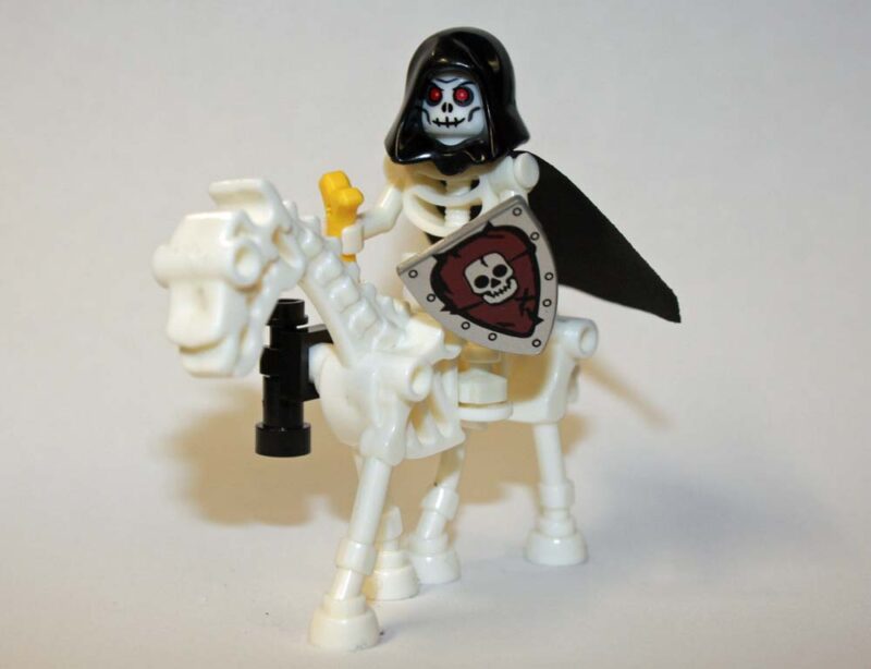 Lord of the Rings Hobbit Hooded Skeleton Knight (E) with Horse animal minifigure