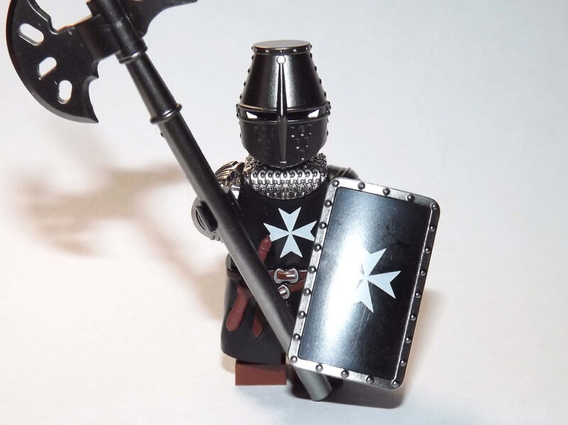 Hospitaller Knight Minifigure - Deluxe Castle Soldier with Axe