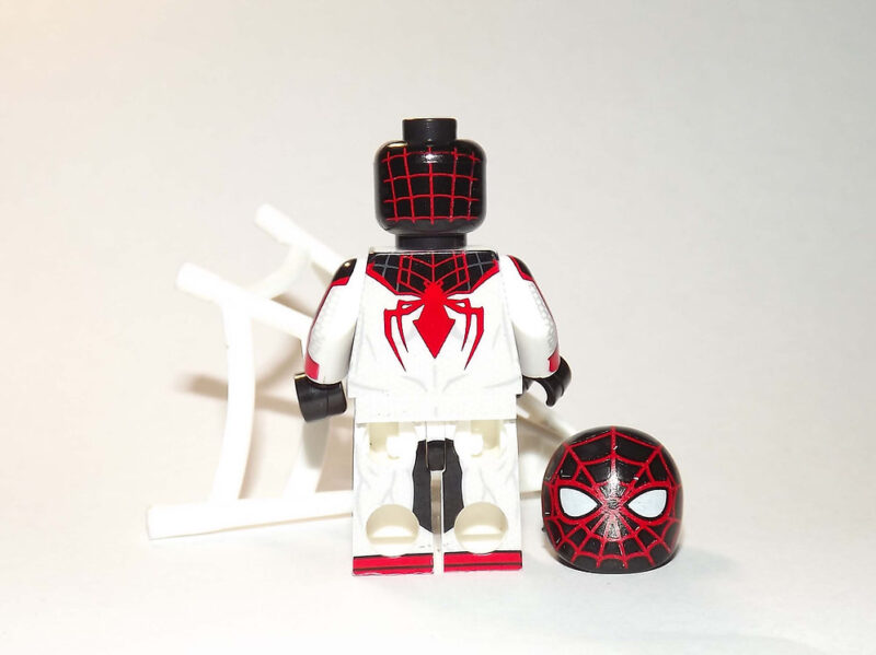 Spider-Man T.R.A.C.K. Suit Minifigure - Premium Miles Morales Edition - Image 2