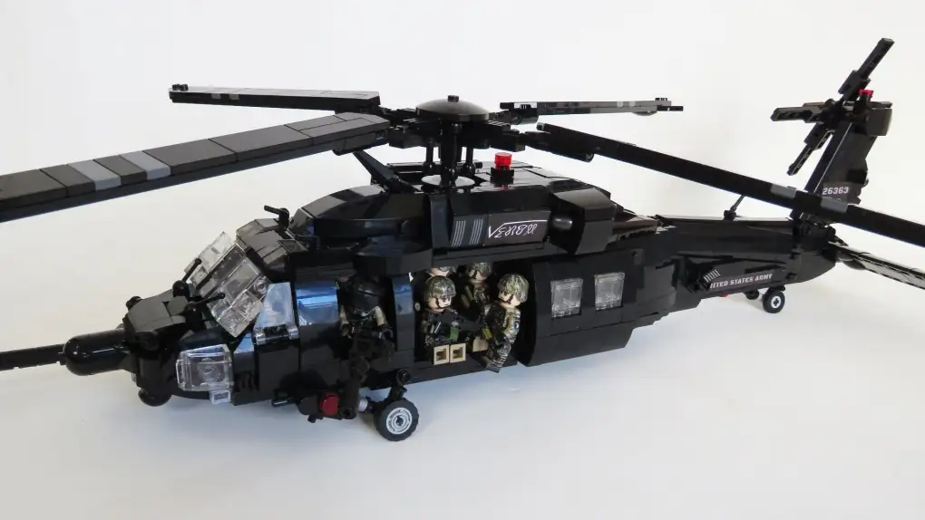 blackhawk lego military helicopter